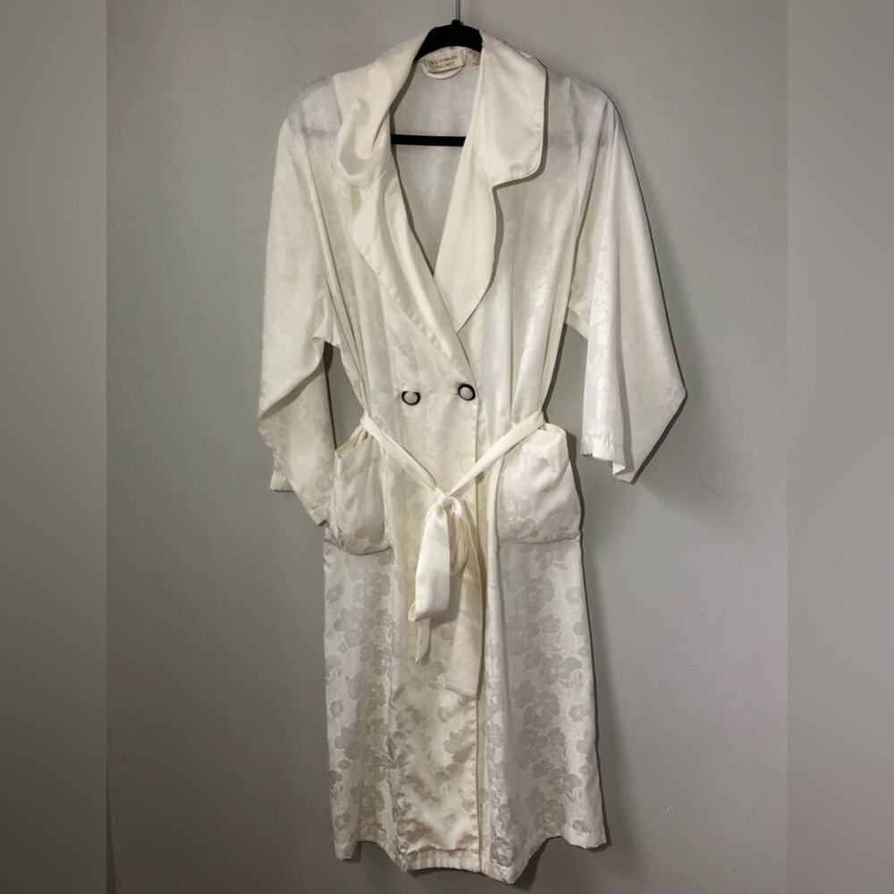 Vintage 80s Victoria secret gold label double breasted satin jacquard cream robe